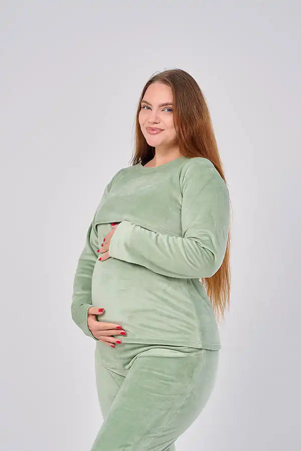 Complete winter maternity and nursing set