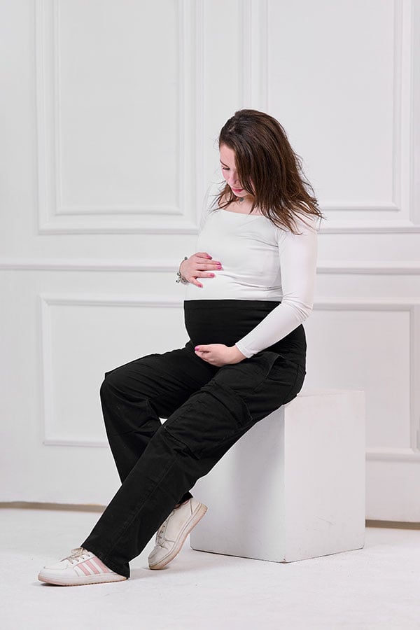 Tobay - Gabardine Cargo Maternity Pants - Black - Comfortable for a practical look