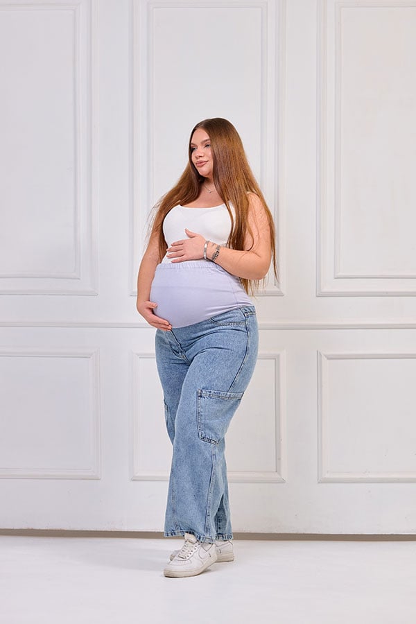 Baggy Light Wash Maternity Jeans - Comfortable & Casual | Tobay